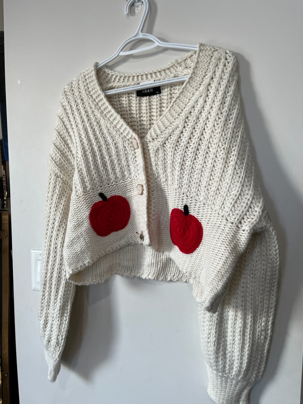 Pretty knit cropped cardigan with apples
